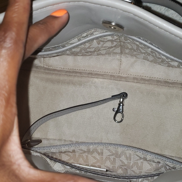 Michael Kors medium Hamilton Color Block Convertible Satchel - Picture 13 of 15